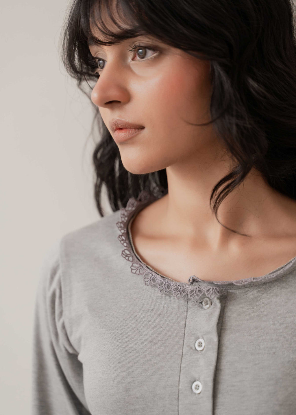 GREY TRIM DETAILED HENLEY